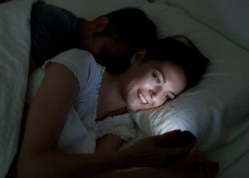 Çox mübahisəli bir yazı… Müəllif mental dəyərləri silmək istəyir…