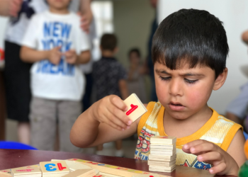 Atası Bakıda neftçi işləyən ingilis qızı – Azərbaycanda sosial sahibkar oldu