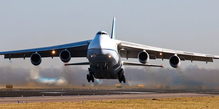 Gürcüstan Ermənistana silah daşıyan təyyarəni ərazisinə BURAXMADI