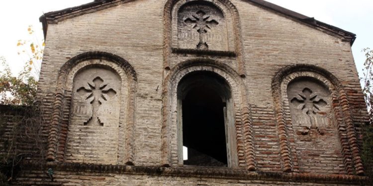 Baxımsız,unudulmuş,dağılan məbəd… Ermənilər deyir bizimdir… VİDEO.